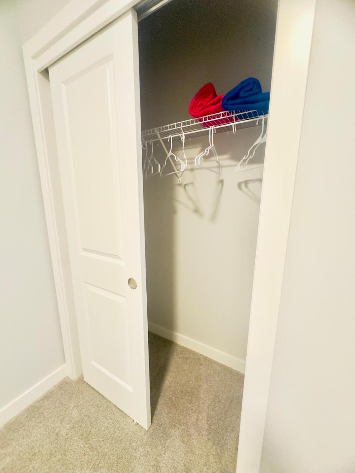 Private Room Minutes To Calgary Airport Yyc, Downtown, Banff Extérieur photo